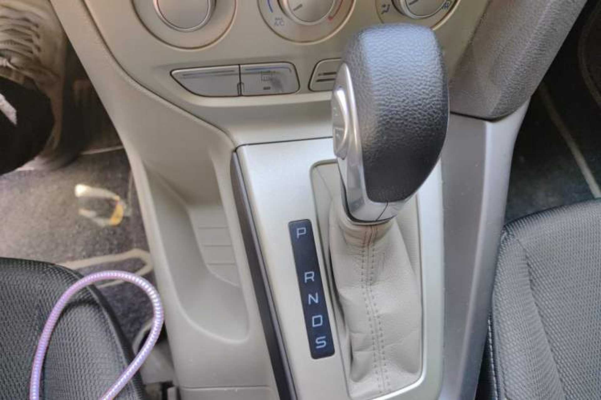 Used Ford Focus 2012 Sedan 1.6L Automatic Comfort Model Gear Lever
