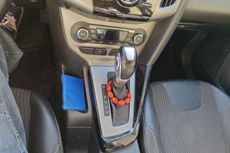 Used Ford Focus 2012 Hatchback 1.6L Automatic Fashion Edition Gear Lever