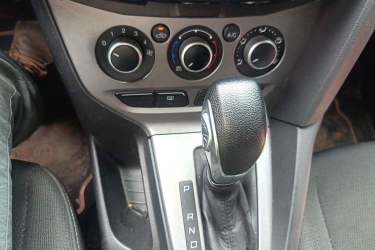 Used Ford Focus 2012 Hatchback 1.6L Automatic Comfort Model Gear Lever