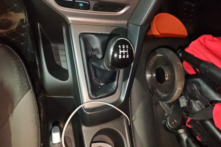 Used Ford Focus 2012 Hatchback 1.6L Manual Comfort Model Gear Lever
