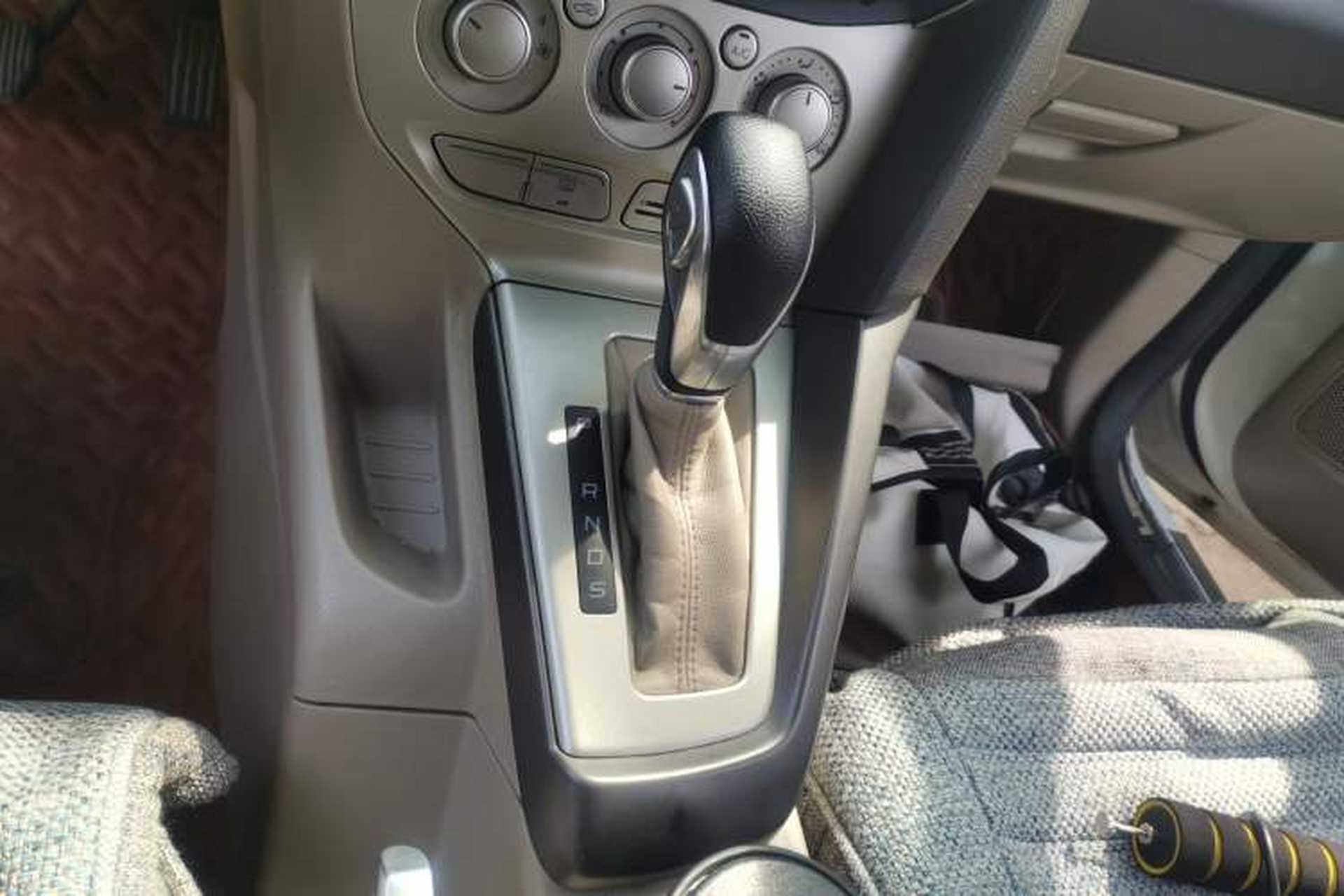 Used Ford Focus 2012 Sedan 1.6L Automatic Comfort Model Gear Lever