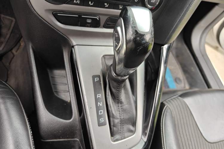 Used Ford Focus 2012 Hatchback 1.6L Automatic Fashion Edition Gear Lever