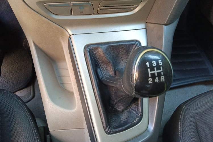 Used Ford Focus 2012 Sedan 1.6L Manual Comfort Model Gear Lever