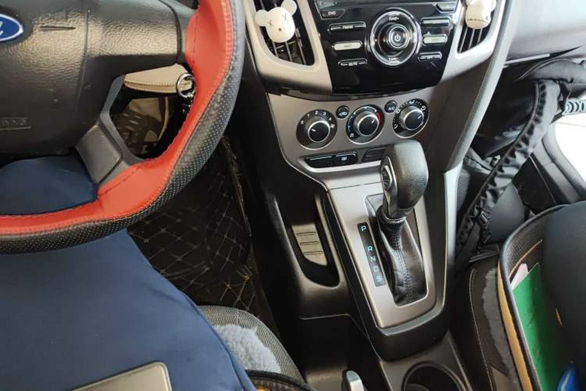 Used Ford Focus 2012 Hatchback 1.6L Automatic Comfort Model Gear Lever