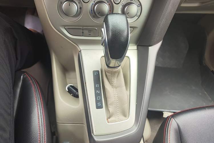 Used Ford Focus 2012 Sedan 1.6L Automatic Comfort Model Gear Lever