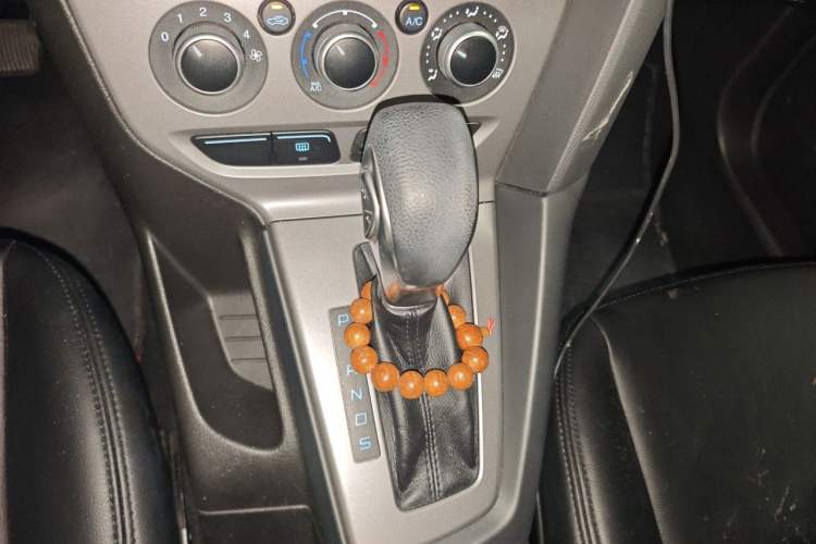 Used Ford Focus 2012 Hatchback 1.6L Automatic Comfort Model Gear Lever