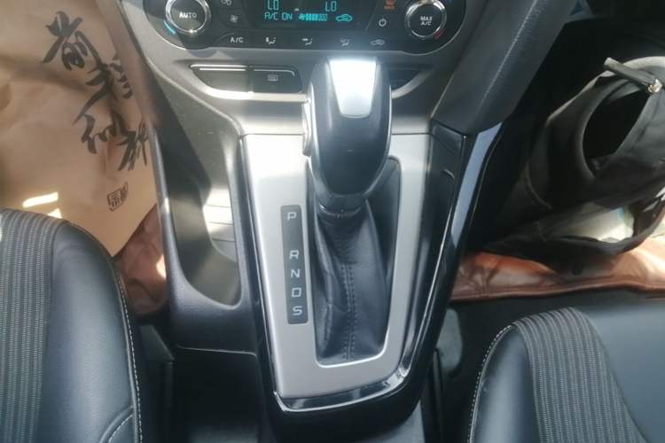 Used Ford Focus 2012 Hatchback 1.6L Automatic Fashion Edition Gear Lever