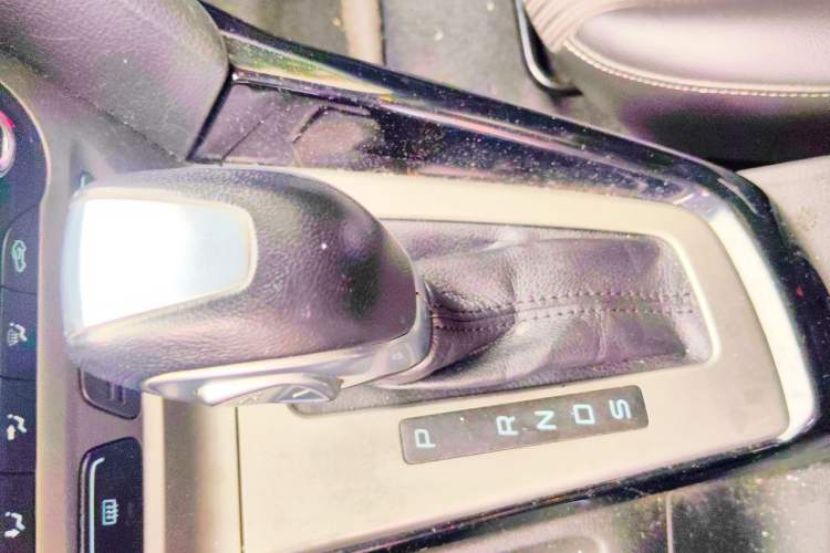 Used Ford Focus 2012 Hatchback 1.6L Automatic Fashion Edition Gear Lever