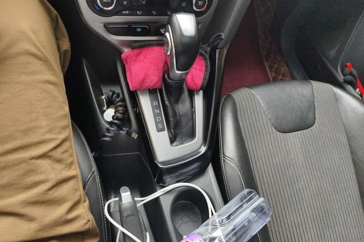 Used Ford Focus 2012 Hatchback 1.6L Automatic Fashion Edition Gear Lever
