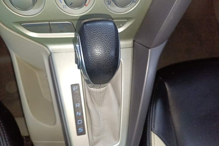 Used Ford Focus 2012 Sedan 1.6L Automatic Comfort Model Gear Lever