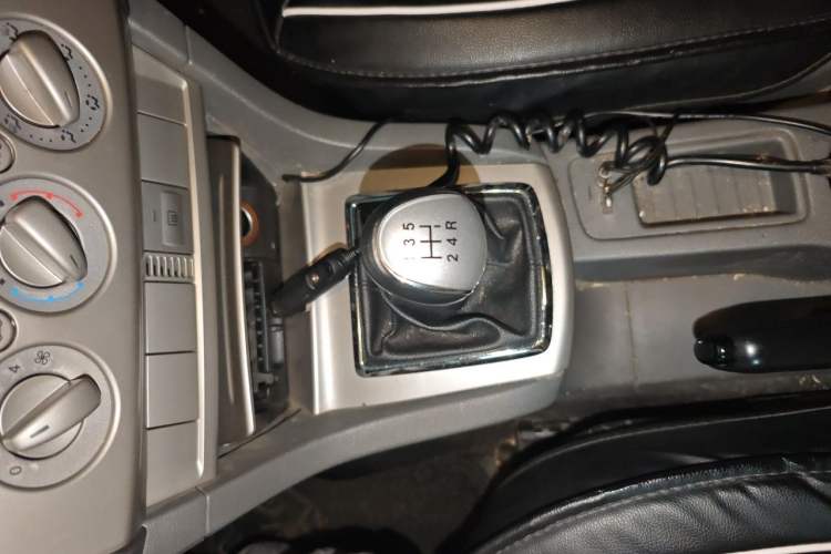 Used Ford Focus 2012 Hatchback Classic 1.8L Manual Base Model Gear Lever