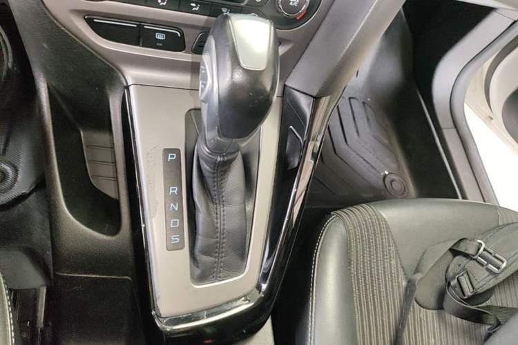 Used Ford Focus 2012 Hatchback 1.6L Automatic Fashion Edition Gear Lever
