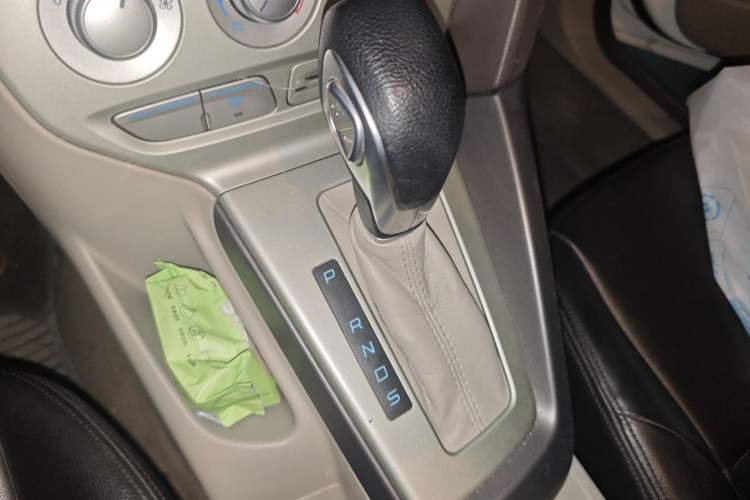 Used Ford Focus 2012 Sedan 1.6L Automatic Comfort Model Gear Lever