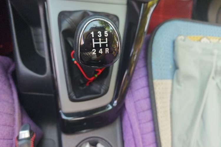 Used Ford Focus 2012 Hatchback 1.6L Manual Fashion Edition Gear Lever