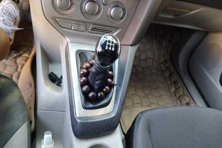 Used Ford Focus 2012 Sedan 1.6L Manual Comfort Model Gear Lever