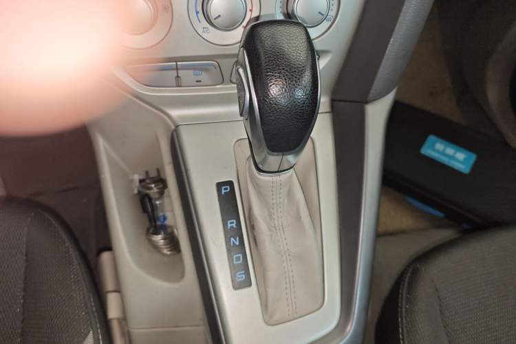 Used Ford Focus 2012 Sedan 1.6L Automatic Comfort Model Gear Lever