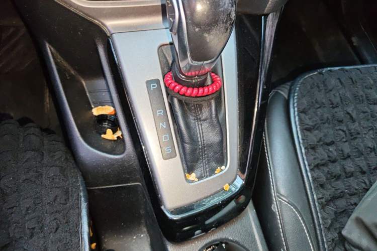 Used Ford Focus 2012 Hatchback 1.6L Automatic Fashion Edition Gear Lever