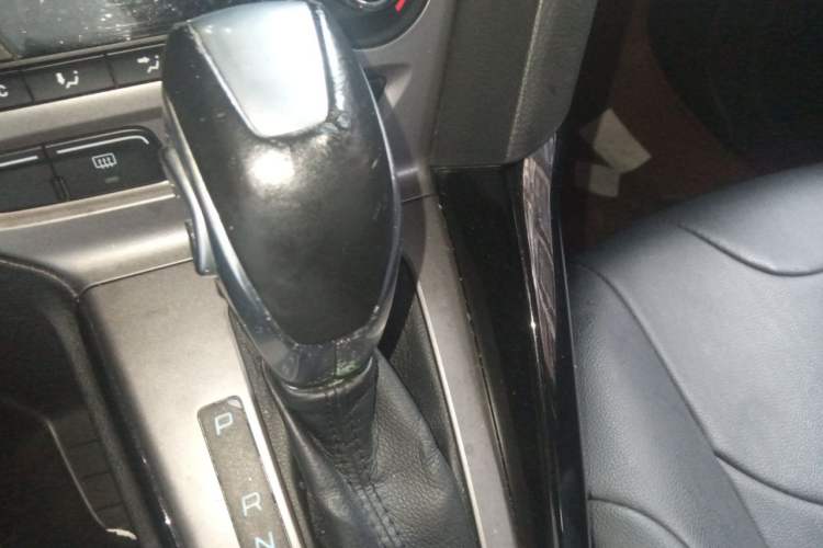 Used Ford Focus 2012 Hatchback 1.6L Automatic Fashion Edition Gear Lever