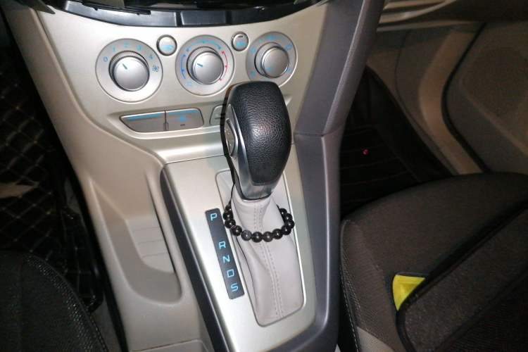 Used Ford Focus 2012 Sedan 1.6L Automatic Comfort Model Gear Lever