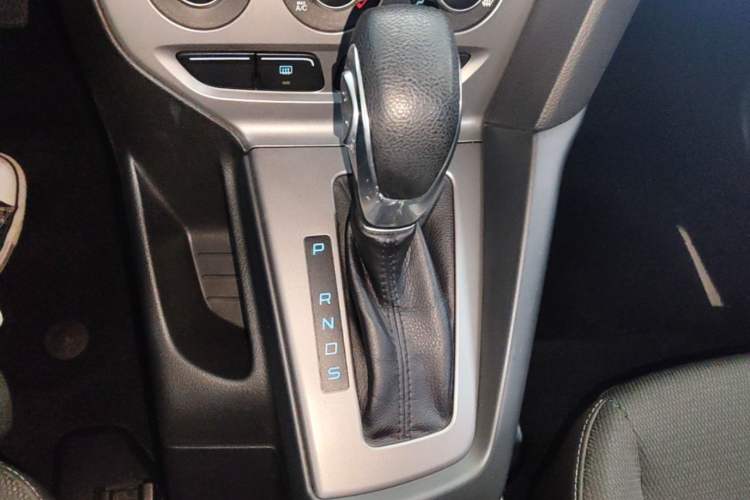 Used Ford Focus 2012 Hatchback 1.6L Automatic Comfort Model Gear Lever