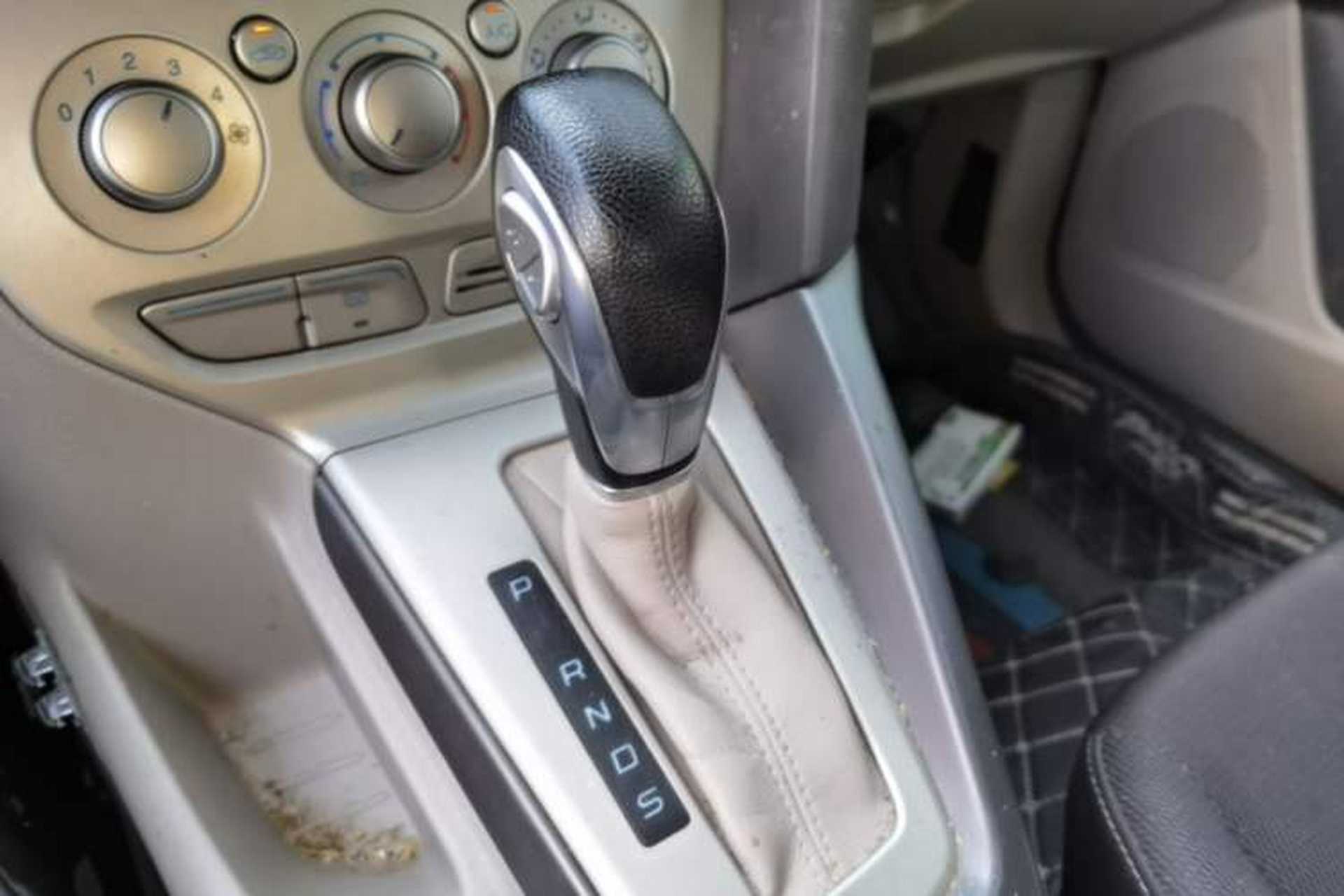 Used Ford Focus 2012 Sedan 1.6L Automatic Comfort Model Gear Lever
