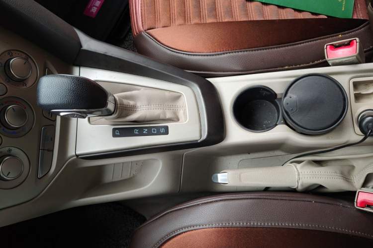Used Ford Focus 2012 Sedan 1.6L Automatic Comfort Model Gear Lever