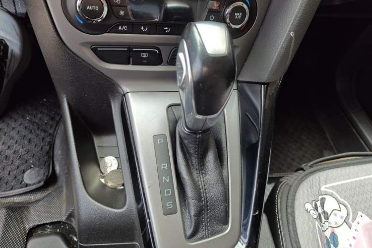 Used Ford Focus 2012 Hatchback 1.6L Automatic Fashion Edition Gear Lever