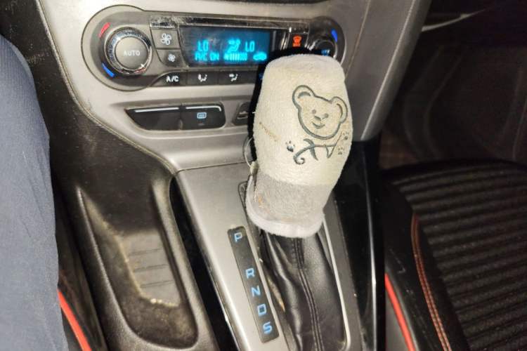 Used Ford Focus 2012 Hatchback 1.6L Automatic Fashion Edition Gear Lever