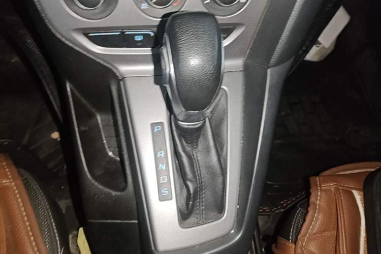 Used Ford Focus 2012 Hatchback 1.6L Automatic Comfort Model Gear Lever