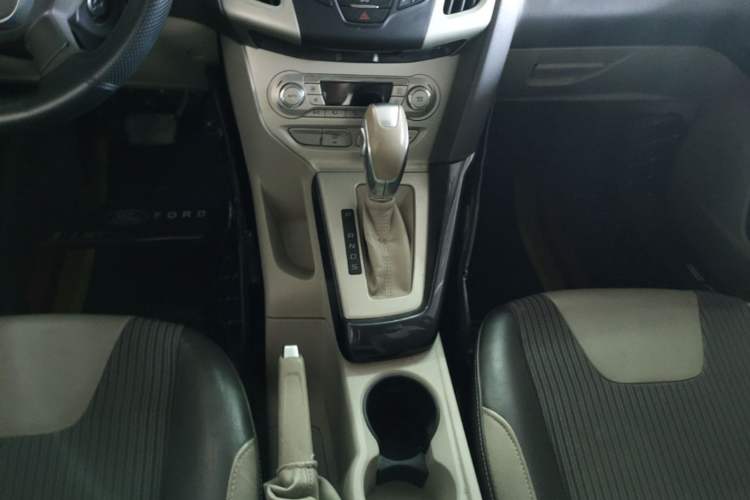 Used Ford Focus 2012 Hatchback 1.6L Automatic Fashion Edition Gear Lever