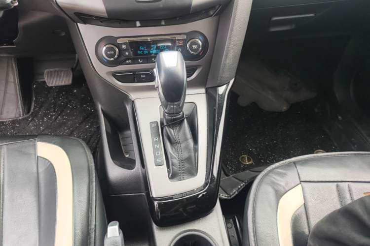 Used Ford Focus 2012 Hatchback 1.6L Automatic Fashion Edition Gear Lever