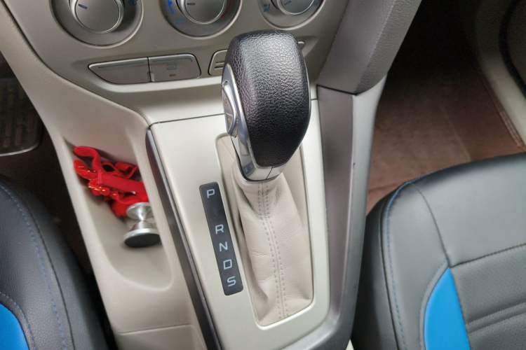 Used Ford Focus 2012 Sedan 1.6L Automatic Comfort Model Gear Lever