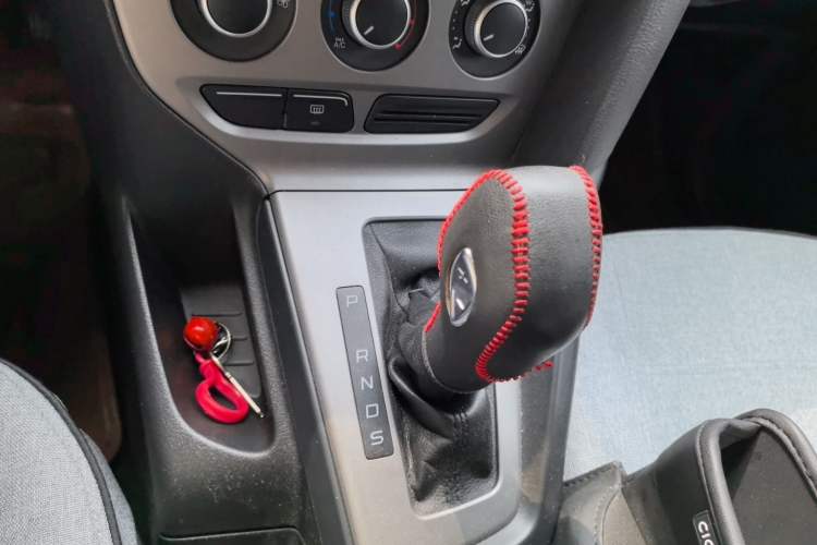 Used Ford Focus 2012 Hatchback 1.6L Automatic Comfort Model Gear Lever