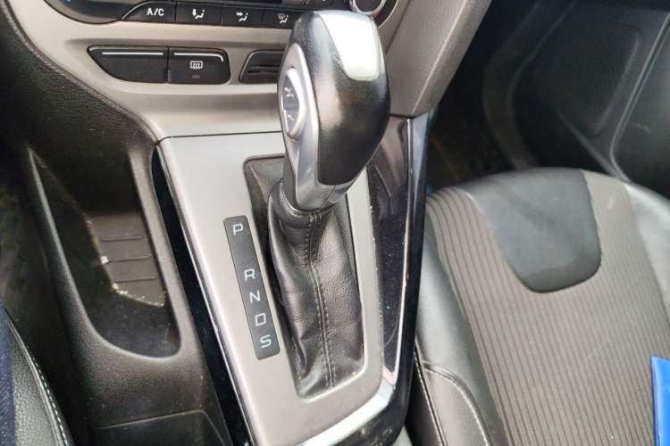 Used Ford Focus 2012 Hatchback 1.6L Automatic Fashion Edition Gear Lever