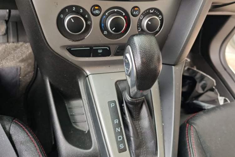 Used Ford Focus 2012 Hatchback 1.6L Automatic Comfort Model Gear Lever