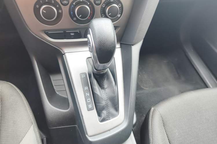 Used Ford Focus 2012 Hatchback 1.6L Automatic Comfort Model Gear Lever
