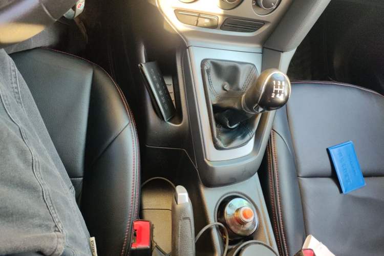 Used Ford Focus 2012 Hatchback 1.6L Manual Comfort Model Gear Lever