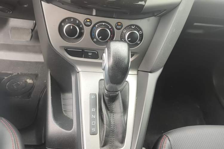 Used Ford Focus 2012 Hatchback 1.6L Automatic Comfort Model Gear Lever