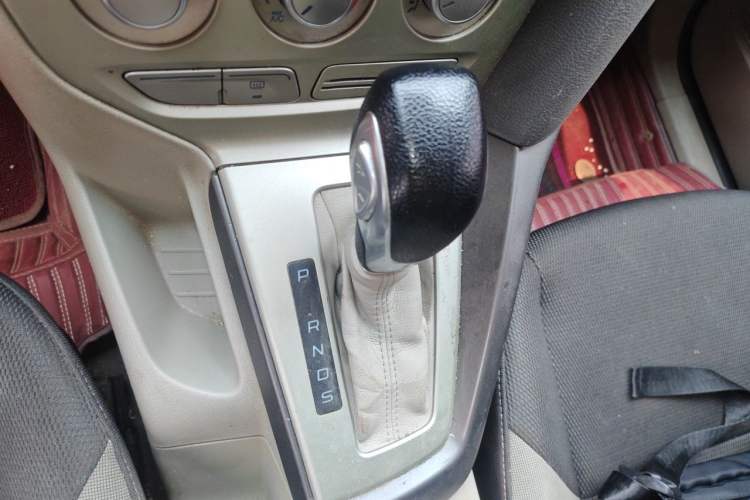 Used Ford Focus 2012 Sedan 1.6L Automatic Comfort Model Gear Lever