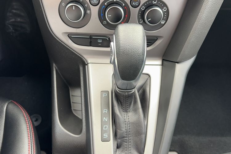 Used Ford Focus 2012 Hatchback 1.6L Automatic Comfort Model Gear Lever