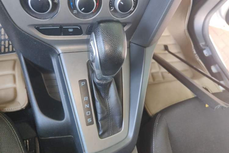 Used Ford Focus 2012 Hatchback 1.6L Automatic Comfort Model Gear Lever