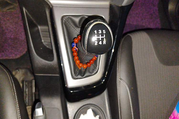 Used Ford Focus 2012 Sedan 1.6L Manual Fashion Edition Gear Lever