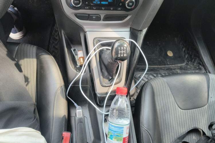 Used Ford Focus 2012 Hatchback 1.6L Manual Fashion Edition Gear Lever