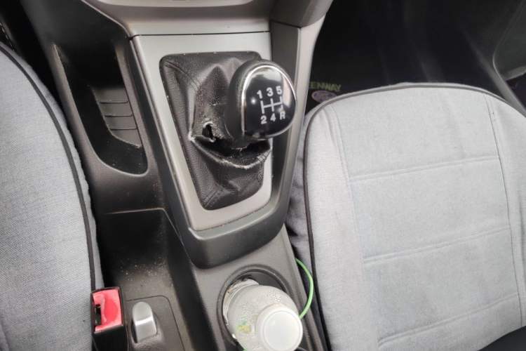 Used Ford Focus 2012 Hatchback 1.6L Manual Comfort Model Gear Lever