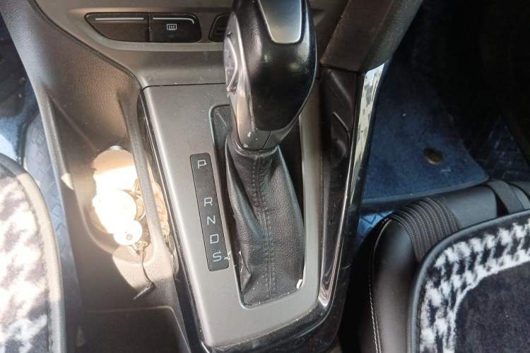 Used Ford Focus 2012 Hatchback 1.6L Automatic Fashion Edition Gear Lever