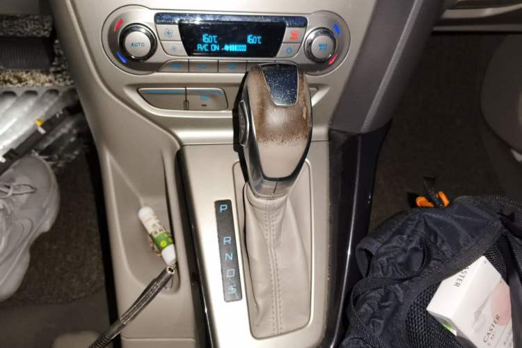 Used Ford Focus 2012 Hatchback 1.6L Automatic Fashion Edition Gear Lever