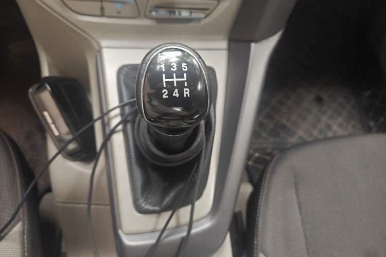 Used Ford Focus 2012 Sedan 1.6L Manual Comfort Model Gear Lever