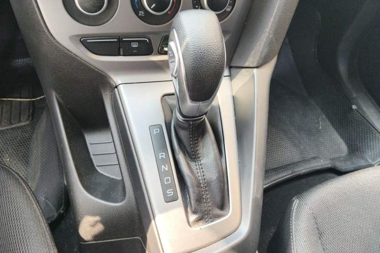 Used Ford Focus 2012 Hatchback 1.6L Automatic Comfort Model Gear Lever