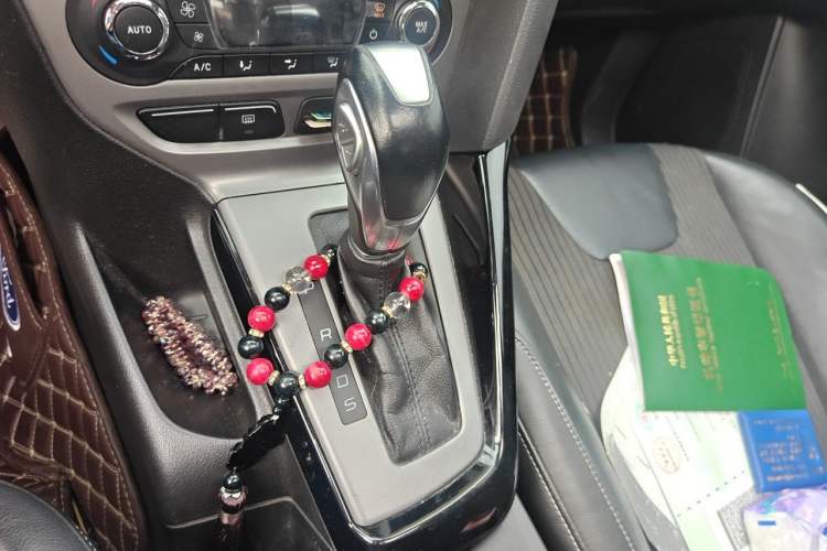Used Ford Focus 2012 Hatchback 1.6L Automatic Fashion Edition Gear Lever