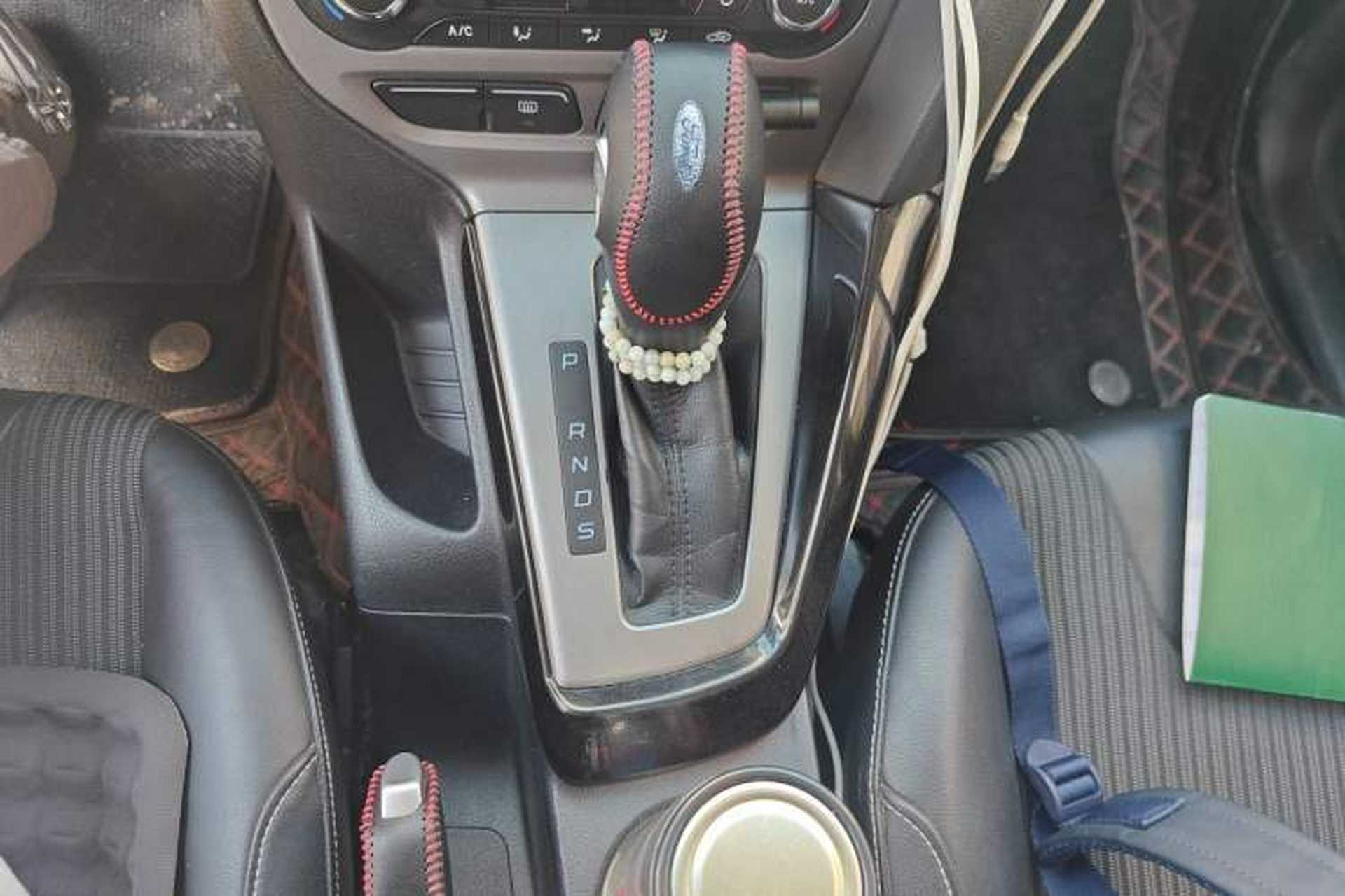 Used Ford Focus 2012 Hatchback 1.6L Automatic Fashion Edition Gear Lever